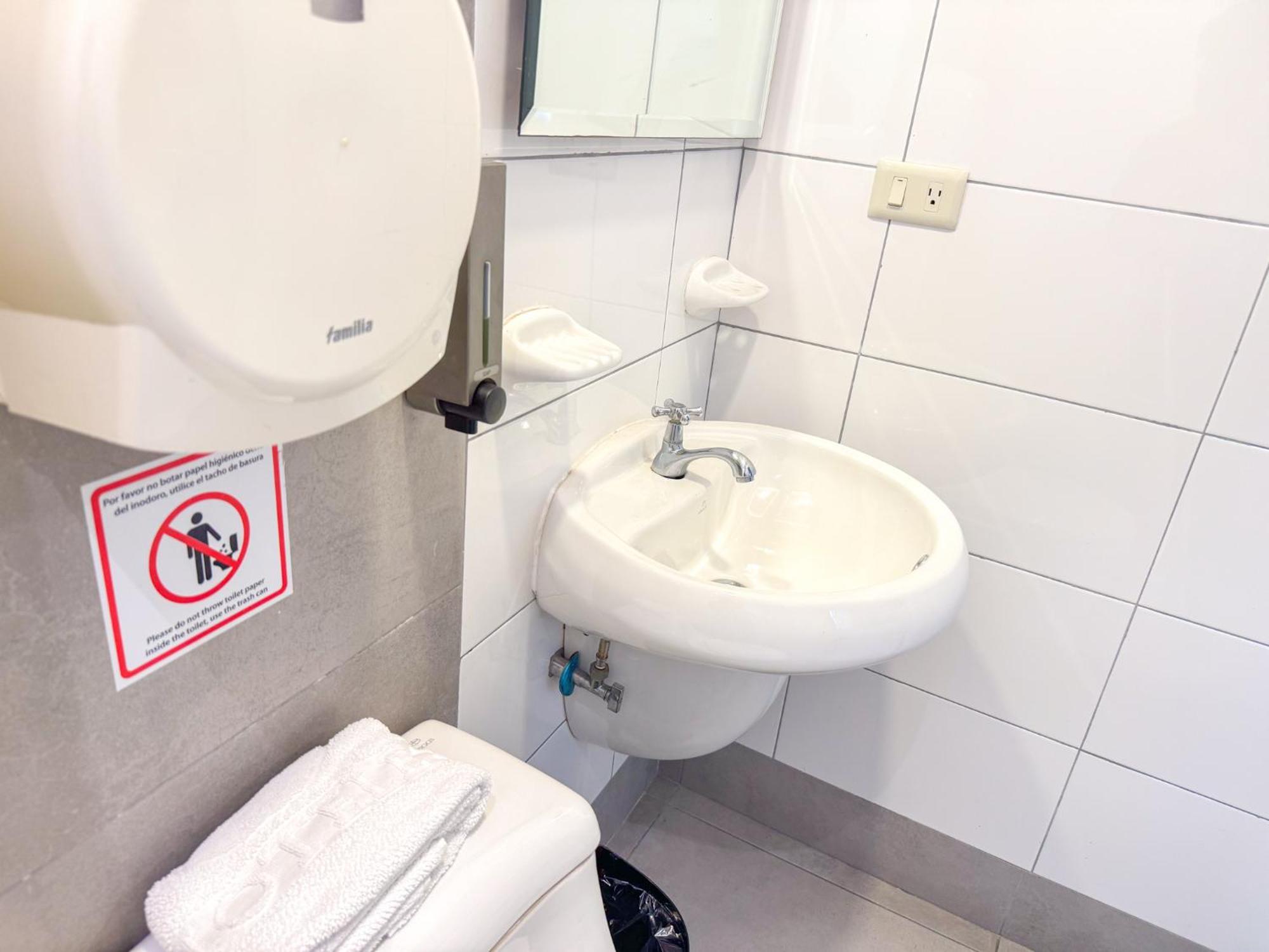 Gh Alexander Hotel グアヤキル エクステリア 写真